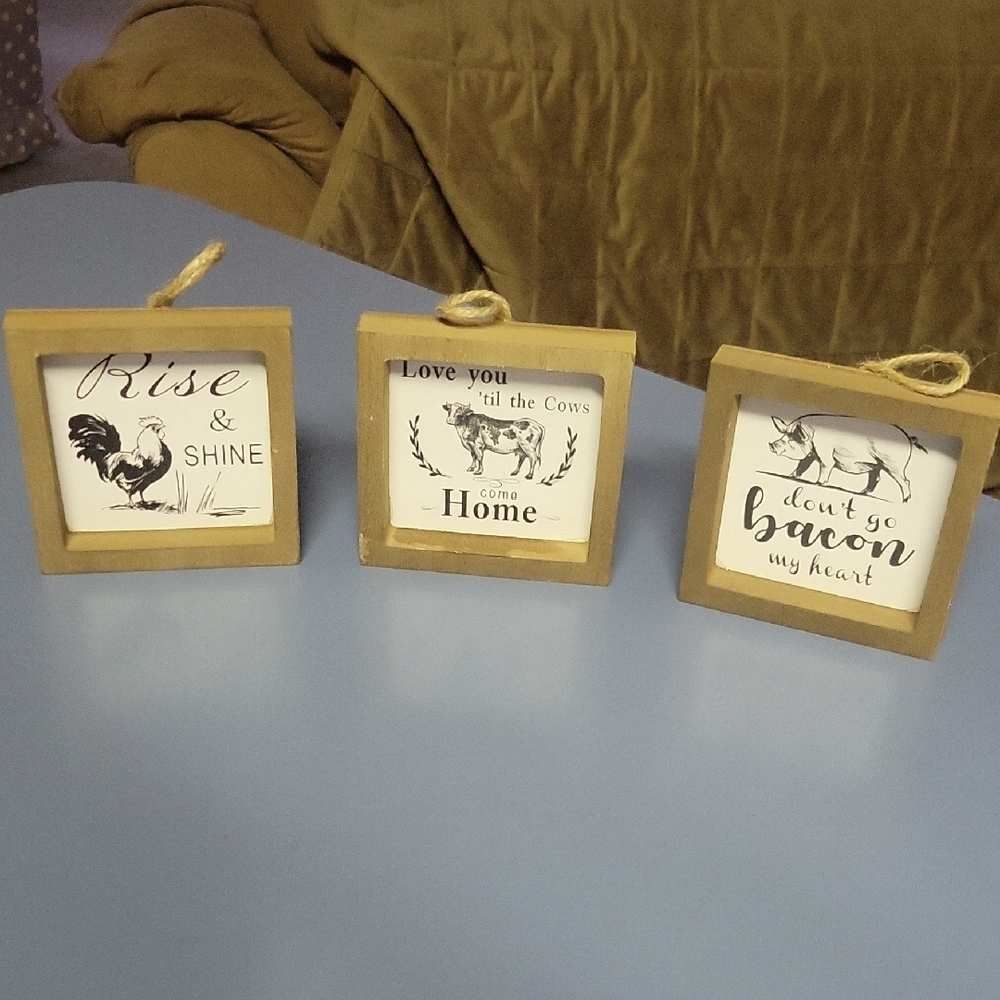 Rustic Farmhouse Wooden Sign Set - Brown